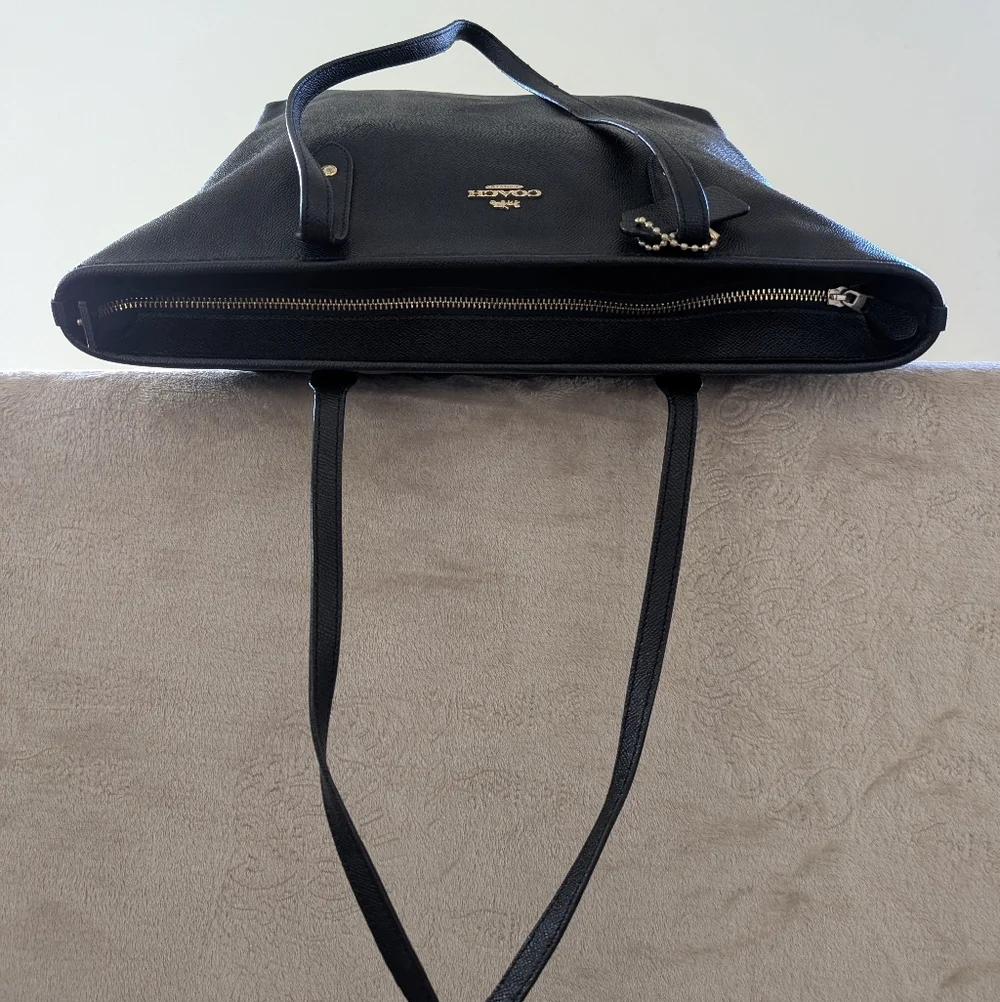 Coach City Zip Tote Black Leather Bag - Picture 3 of 15